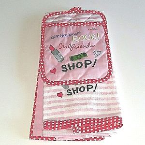 *Lolita Girlfriends Shop & Rock Oven Mitt & 2-Towel Set